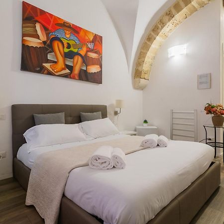 Red Rooms By Wonderful Italy Bari Exterior photo