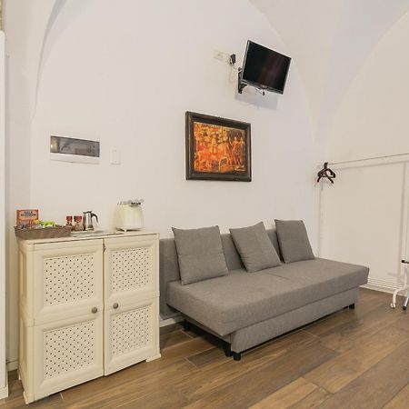 Red Rooms By Wonderful Italy Bari Exterior photo